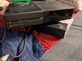 Xbox One 3 Games And 2 Controller Has The Kinect Too