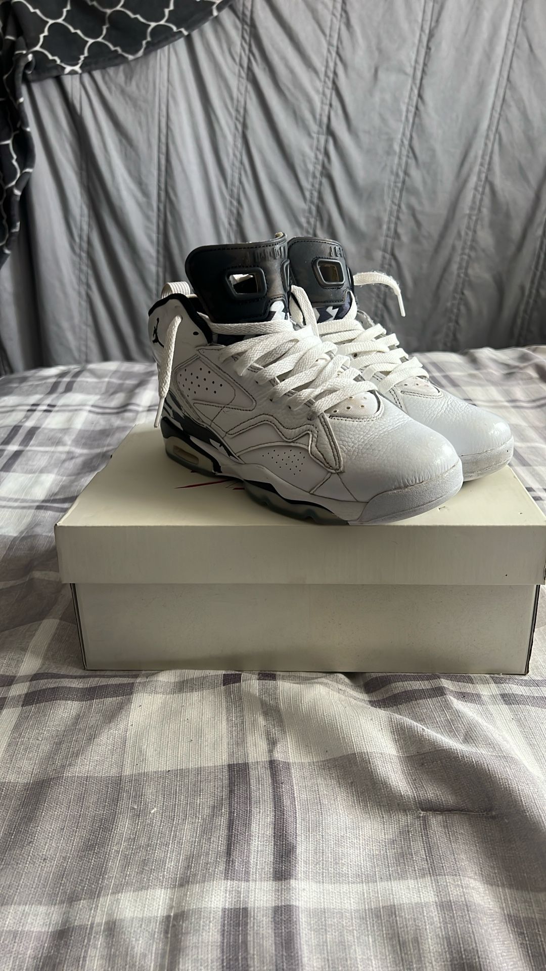 Size 7y Jordans
