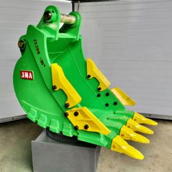 Excavator Hitachi ZX 200 Heavy Duty Rock Bucket 30 Inches Width