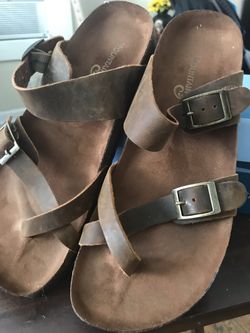 Sandalias de piel sin uso