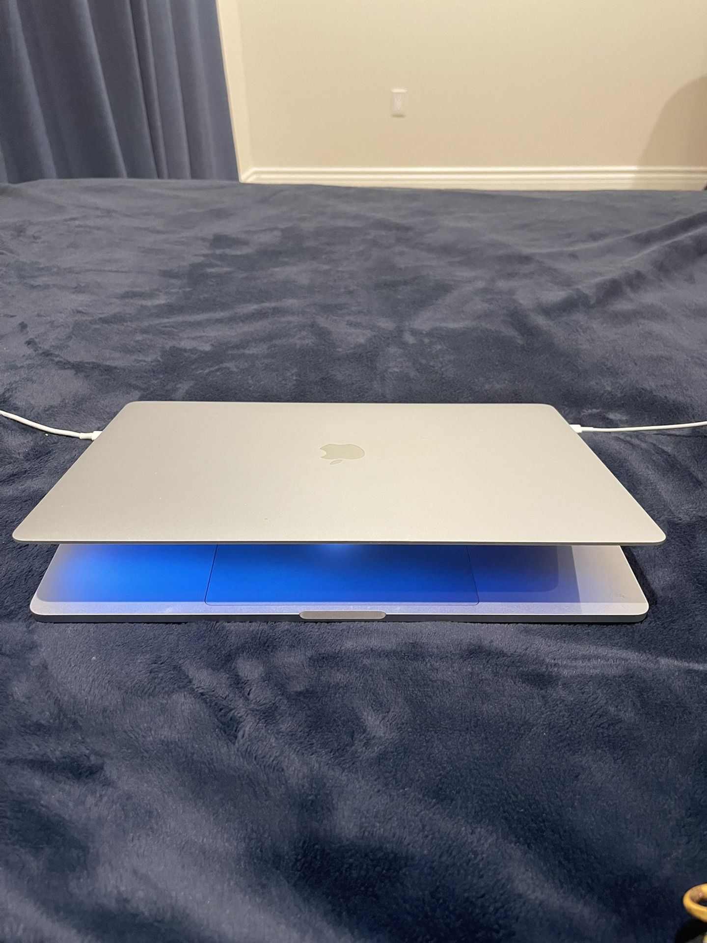 MacBook Pro  (16-inch, 2019) 32mb RAM i9 Processor