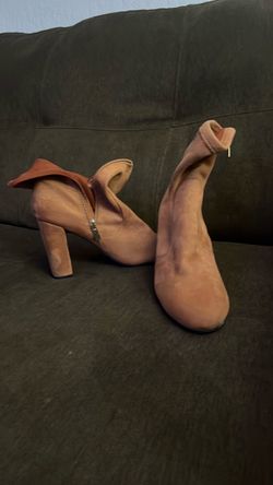Women’s boot size 9