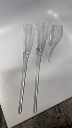 Moët & Chandon branded champagne flutes