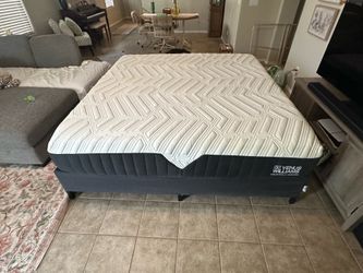 KING GhostBed Venus Williams Legend Hybrid Mattress + Foundation
