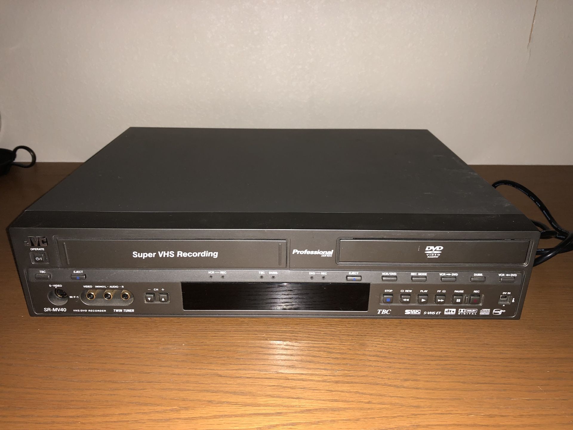 JVC SR-MV40 PRO DVD Recorder+S-VHS VCR Combo FireWire 2-Digital Tuners w Remote