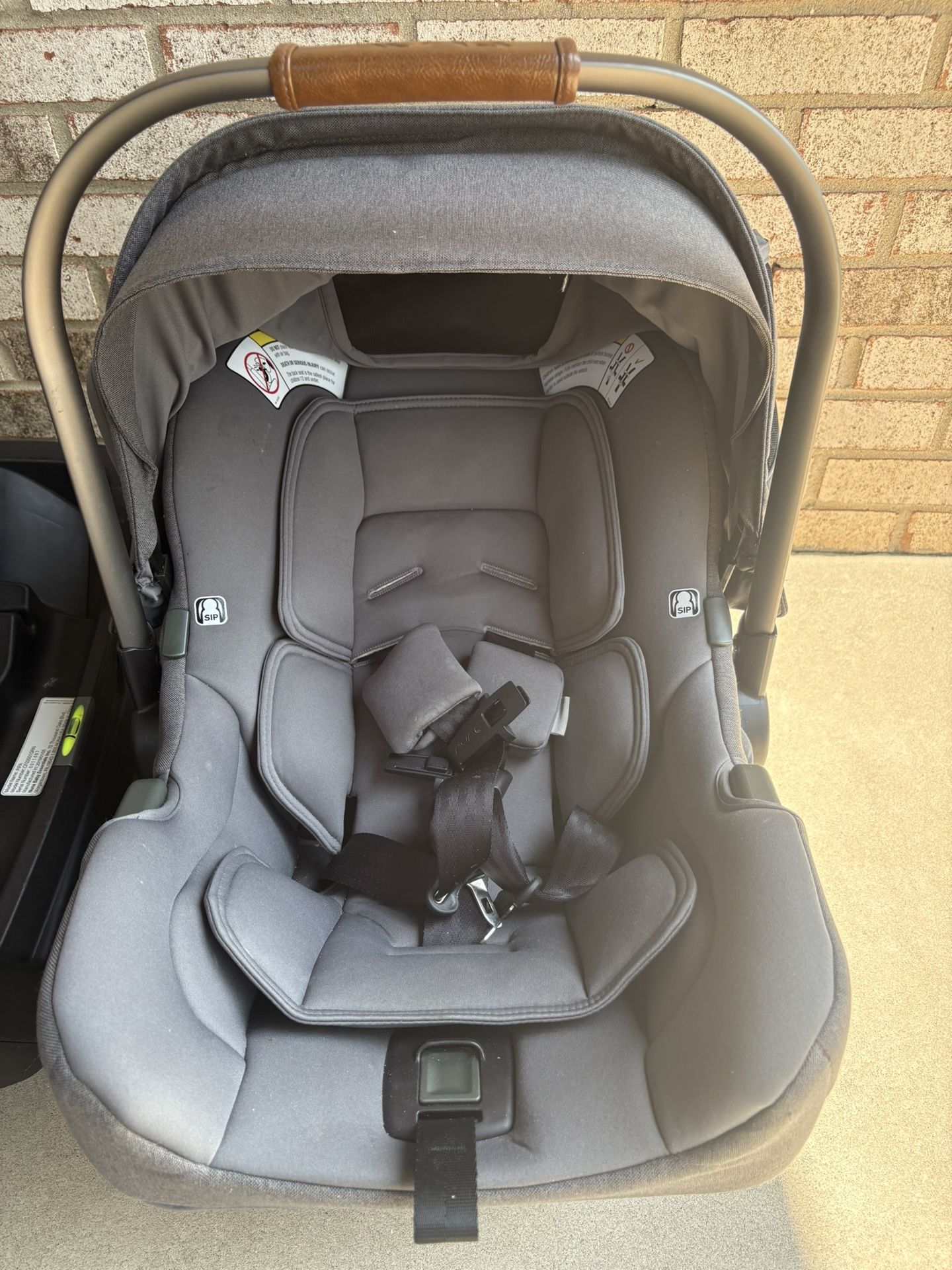 Nuna Pipa Infant Car Seat W/2 Bases