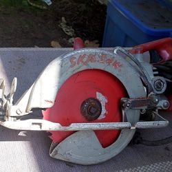  5 Worm Drive Skill Saws 75$ a Piece 