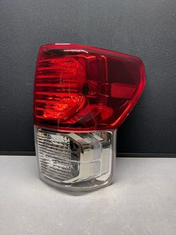 Toyota Tundra Tail Light Lamp 2010 2011 2012 2013 Passenger Right Side