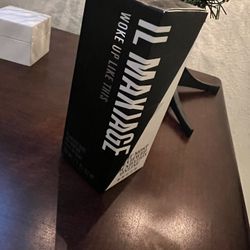 IL MAKIAGE FOUNDATION SEALED - Shade: Woke Up Like This 