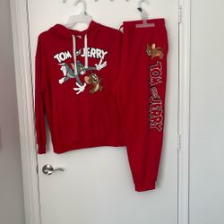 Tom & Jerry Full Clothing Set – 3 Sweatpants + 2 Hoodies (XXXL/XXL)