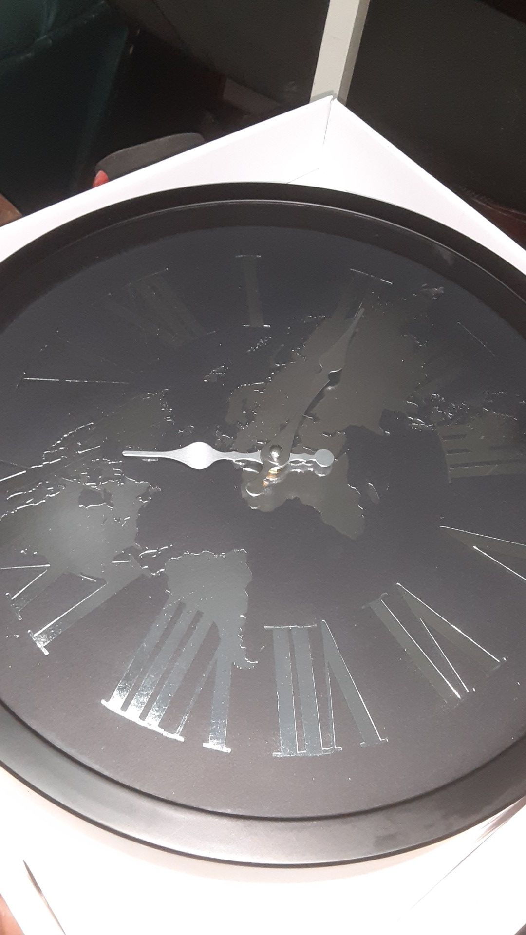 (New in box) 16" Flat Earth / World Atlas / Map / Globe Wall Clock.