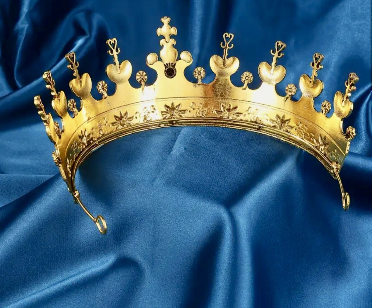 New, Never Worn “ Gold “ Crown, About 6 Inch - 4.5 Ounces, Nice Weight.