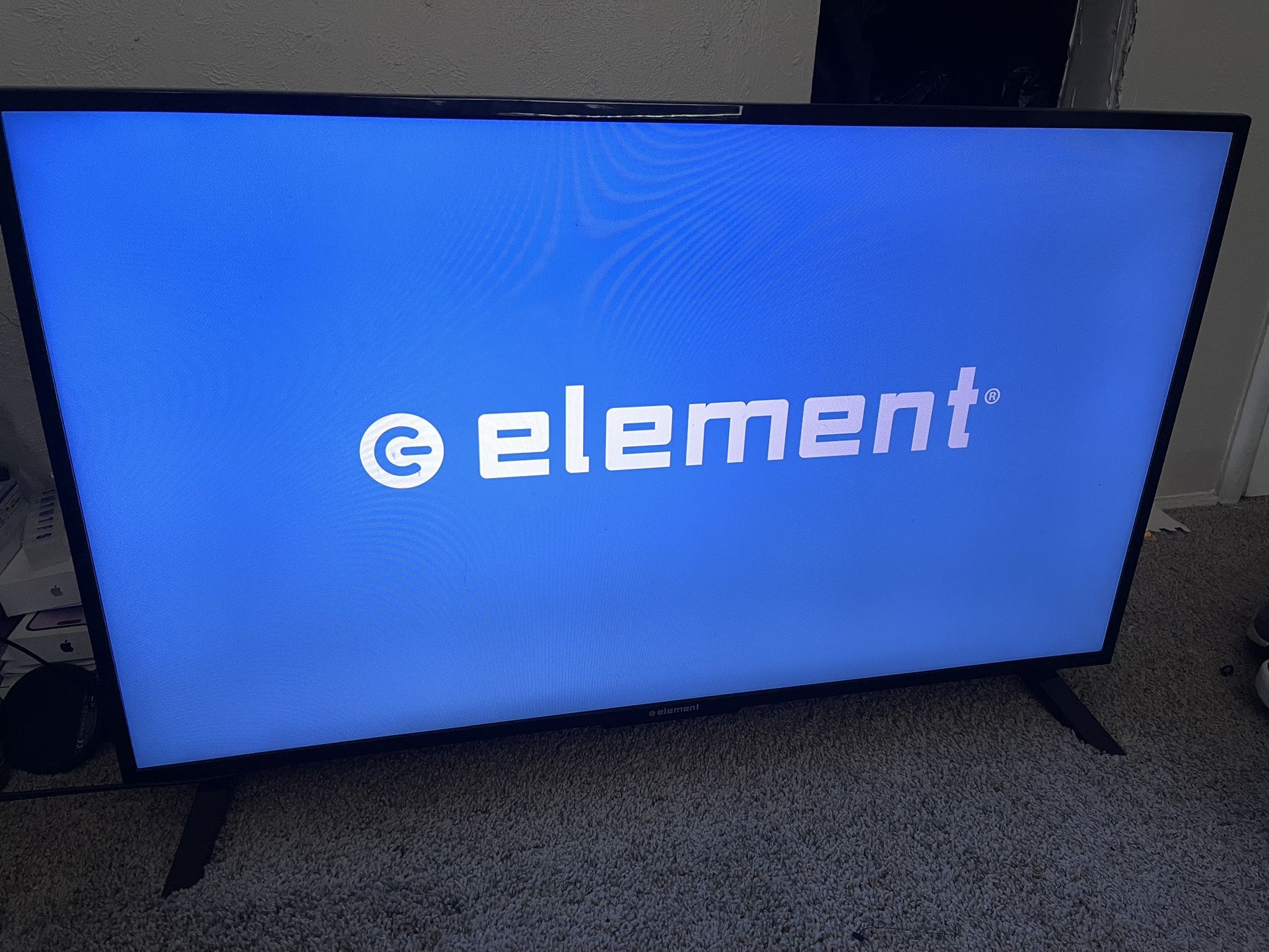 Televisión 42 Pulgadas Y Estante 100 X Los 2 for Sale in Fresno, CA -  OfferUp