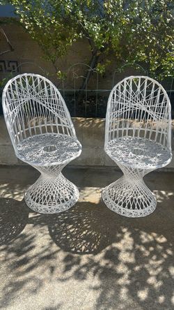 Pair of Vintage Russell Woodward Spun fiberglass patio chairs