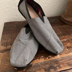 TOMS Slip On Shoes Size 9 -91/2