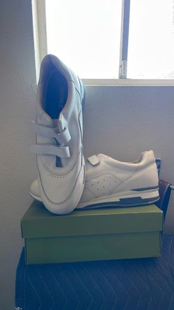 Brand New Walkabout Shoes
