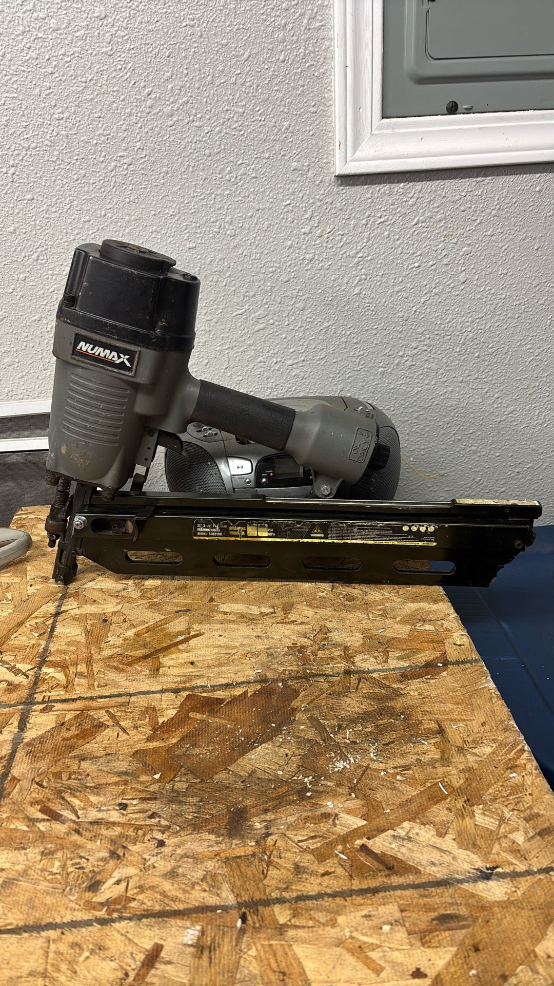 Framing Nailer Gun