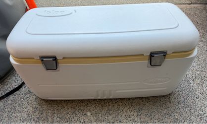 120 QT Igloo Ice Chest