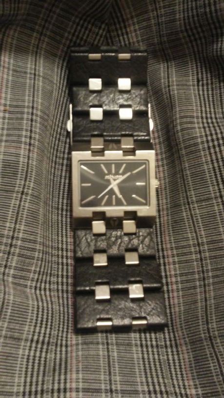 NIXON WATCH!! "Nice ride the big rig" ORIGINAL leather and stainless