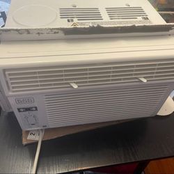 Accepting offers for AC fan BLACK+DECKER installed 20 minutes ago and never used. 10,000 BTU inverter AC fan, ok, for 450 sq. ft., ENERGY STAR certifi