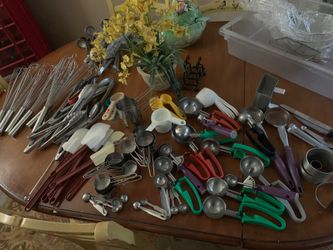 Miscellaneous kitchen utensils