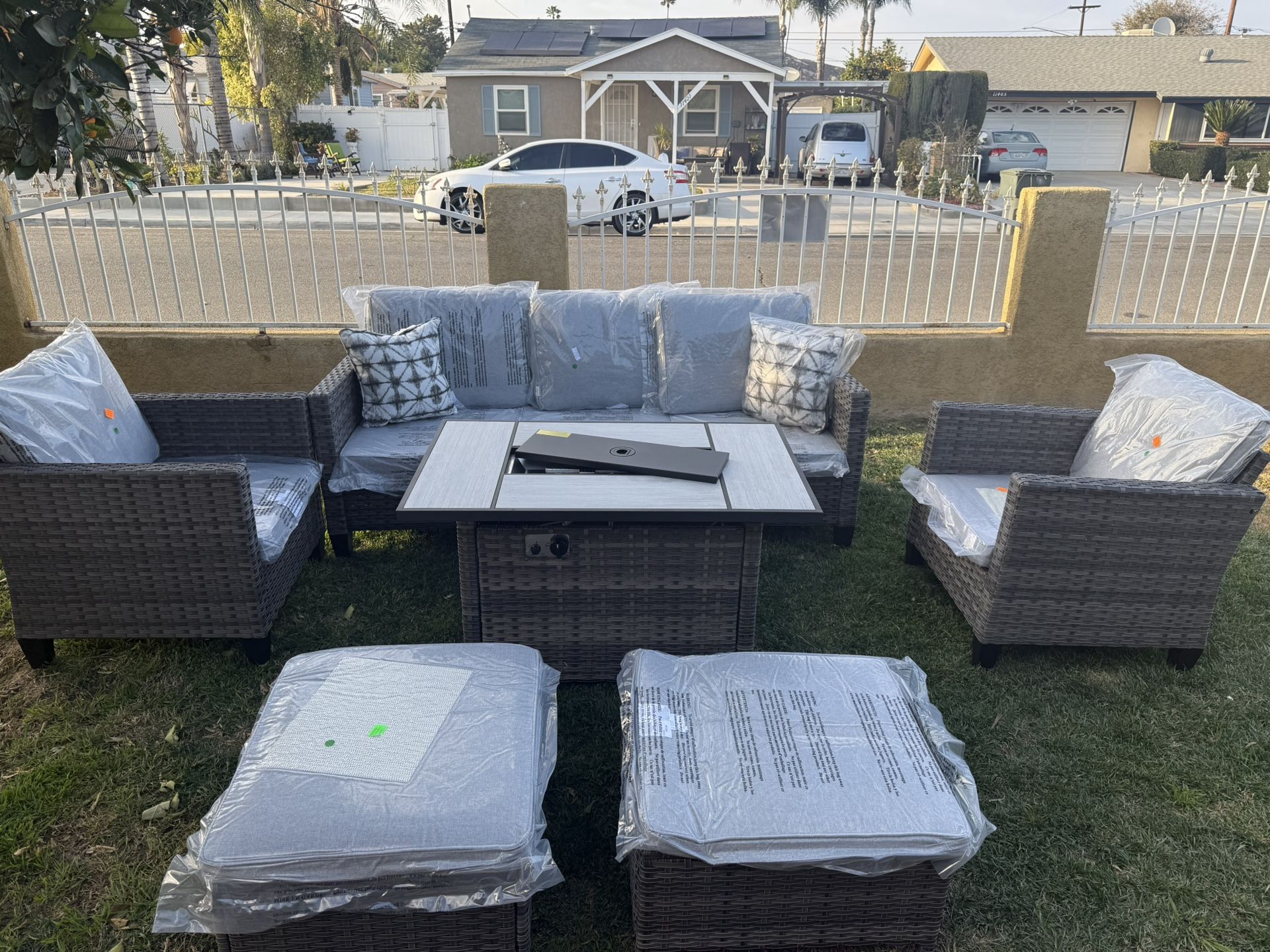 Brand New Patio Outdoor Furniture Set With Fire Pit 