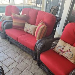 Outside Patio Set Very Good Condition 6 Month Old 