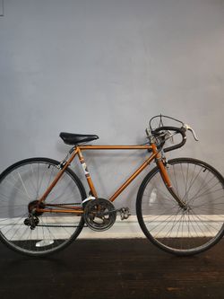🚲🧡 CLASSIC ORANGE BIKE