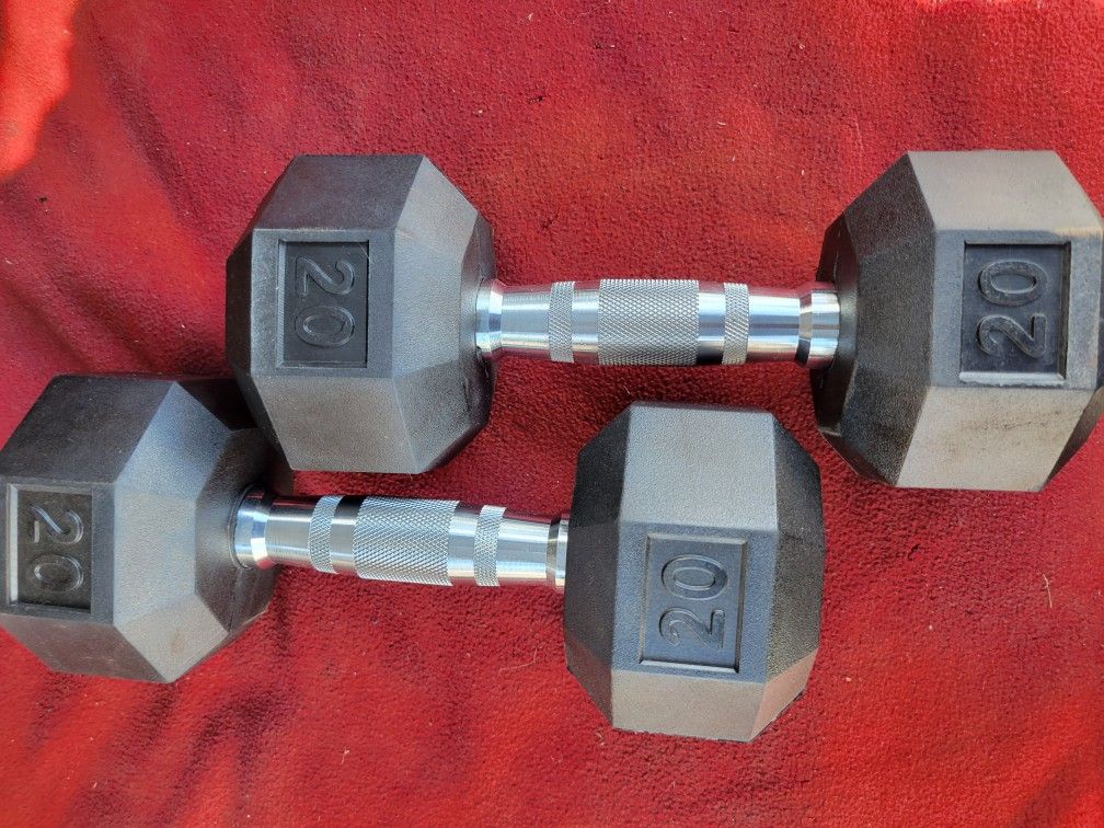 SET OF 20LB RUBBER COATED HEXHEAD DUMBBELLS
 TOTAL 40LB. BARLEY USED 
11525 S HALSTED  DUNKINDONUTS/7111.S WESTERN WALGREENS 
45$   CASH ONLY  AS IS