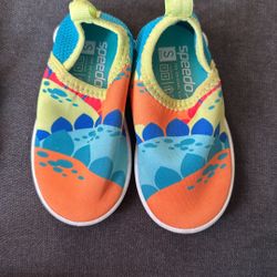 Toddler Size 6 Speedo Water Shoes