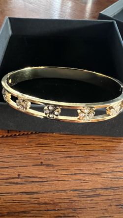Trendy bangle bracelet