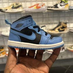 Kids Air Jordan 1 Mid University Blue Size 7c shoes