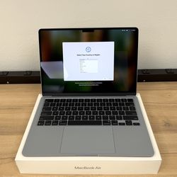 13" MacBook Air M4 10 Core*Apple Care Warranty*2025 Model