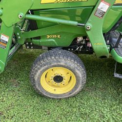 Tractor John Deere 3025 E