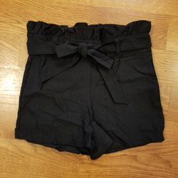 Shinestar Womens Black Belted Paper Bag Shorts, Size M