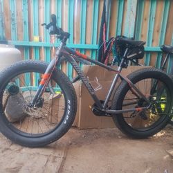 Northrock  ( GIANT ) XC00 FAT TIRE 26"