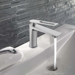 Heerlen Bathroom Faucet in Brush Nickle, Ceramic Disk Cartridge Flexible Hose