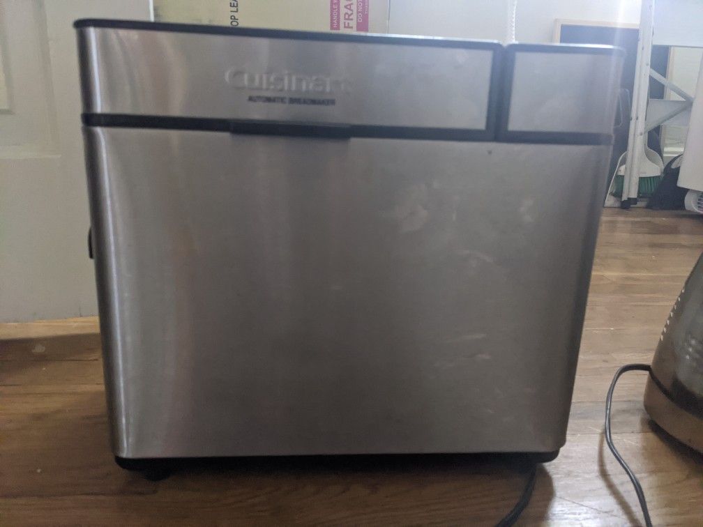 Cuisinart bread maker . Only used once and is in perfect condition.