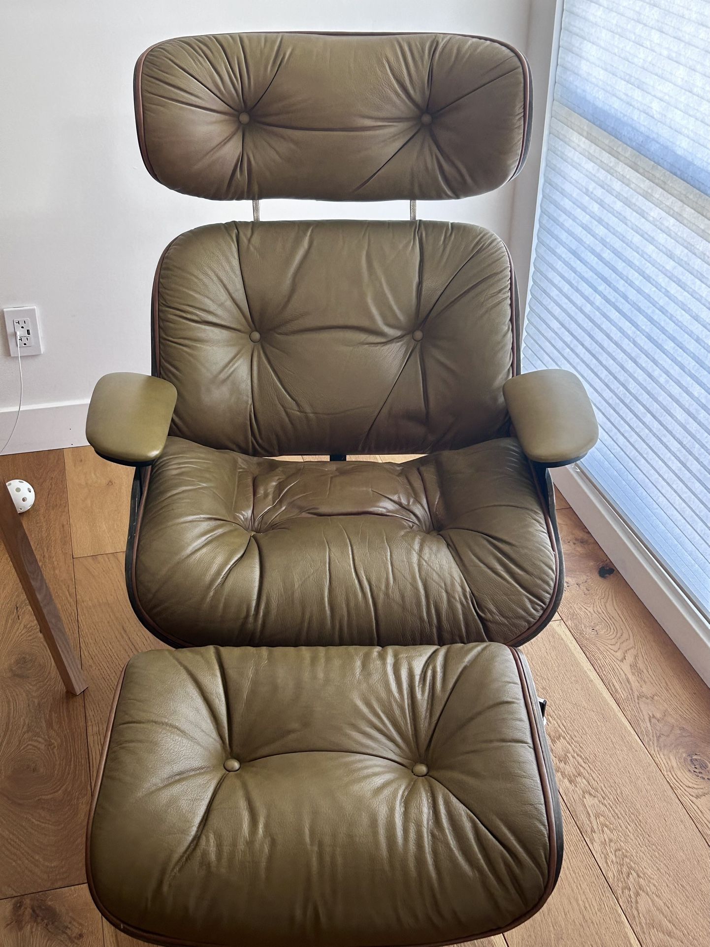 Eames Style Polymetric Chair