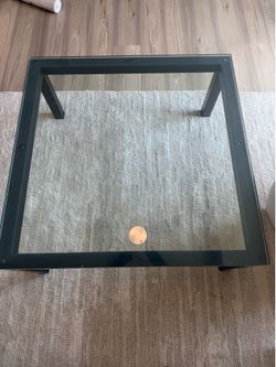 Modern Glass Top Coffee Table with Black Metal Frame: Excellent Condition