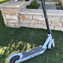 Segway Ninebot Max G30LP Electric Scooter