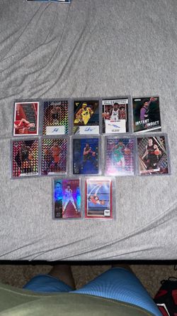 Lot of 12 basketball cards great condition Lot of 12 basketball cards great condition