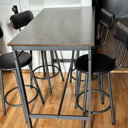 Kitchen Table W/ 4 Stool 
