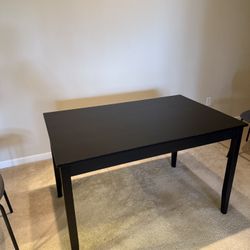 Dining Table For 4-6 People! 