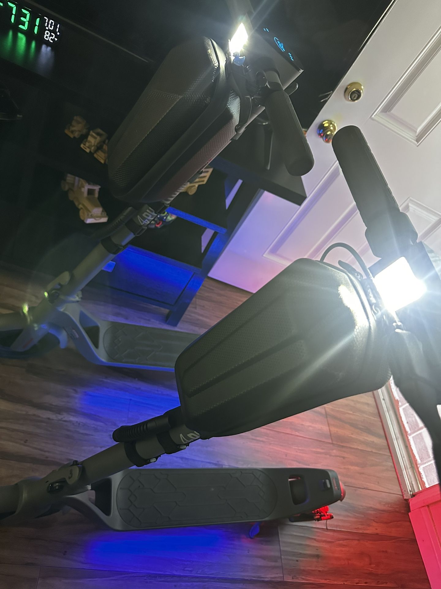 Phantom GOGO Electric Scooter