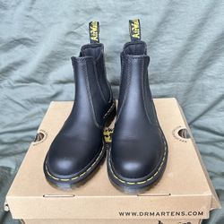 Chelsea Leather Boots Dr. Martens