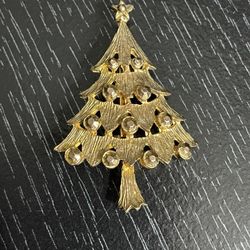 Gold Tone Christmas Tree Brooch