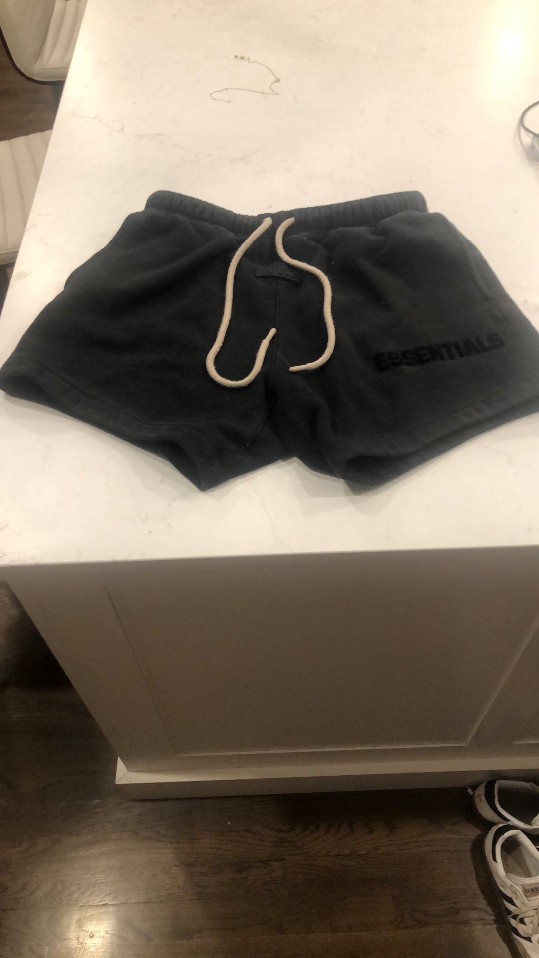 Essentials Shorts - Men Small