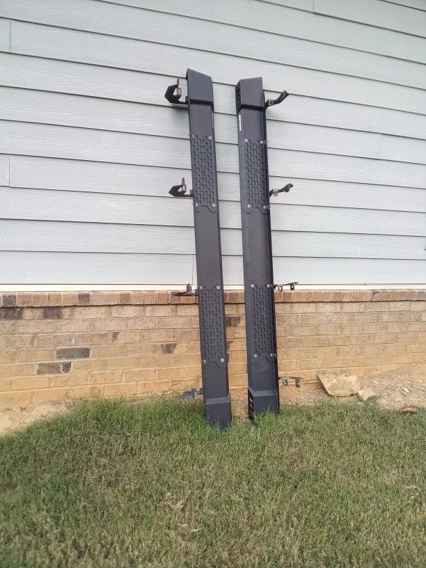 Rough Country Side Rails/Running Boards  - Used 