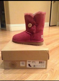 ugg Australia size 2